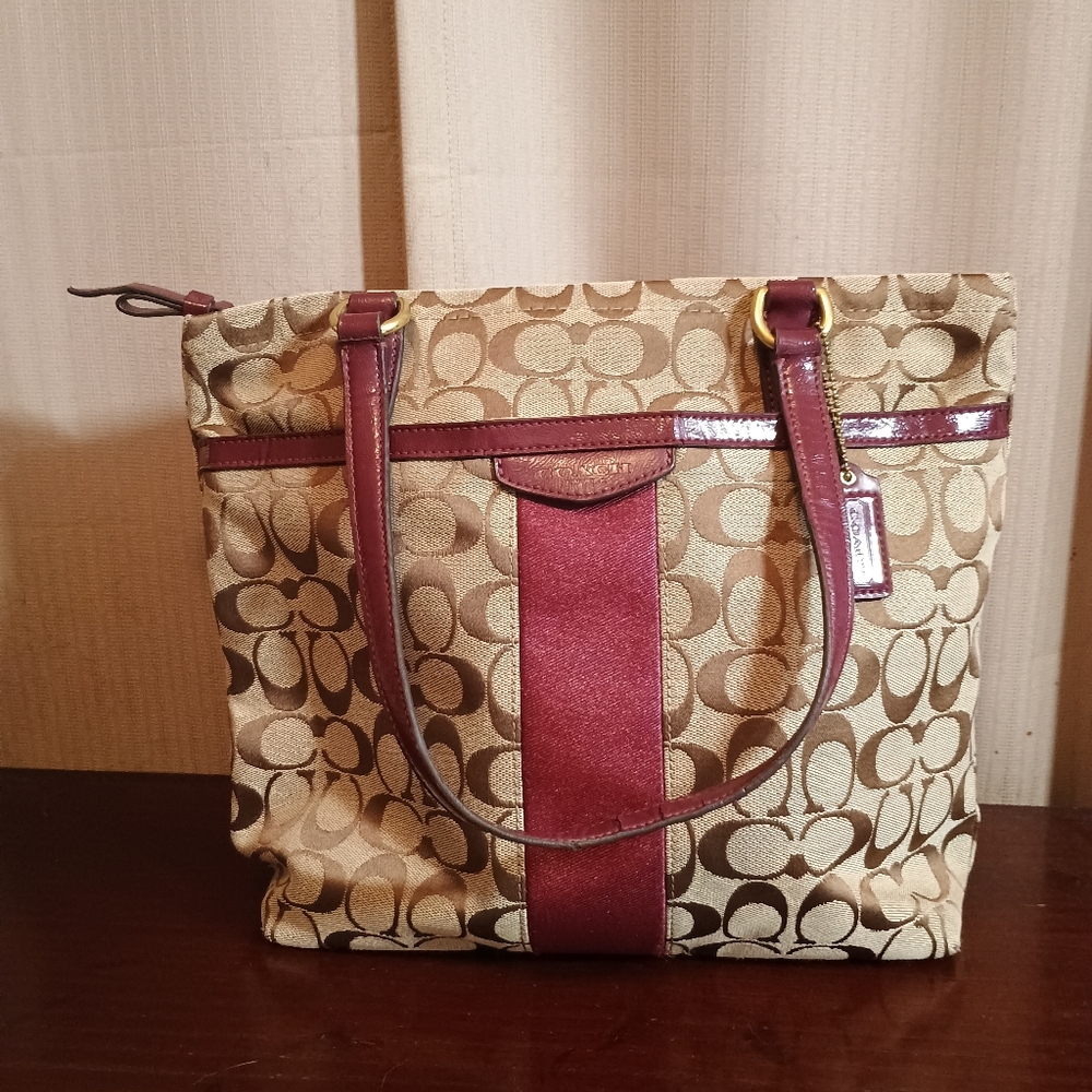 Coach Signature Canvas Tote